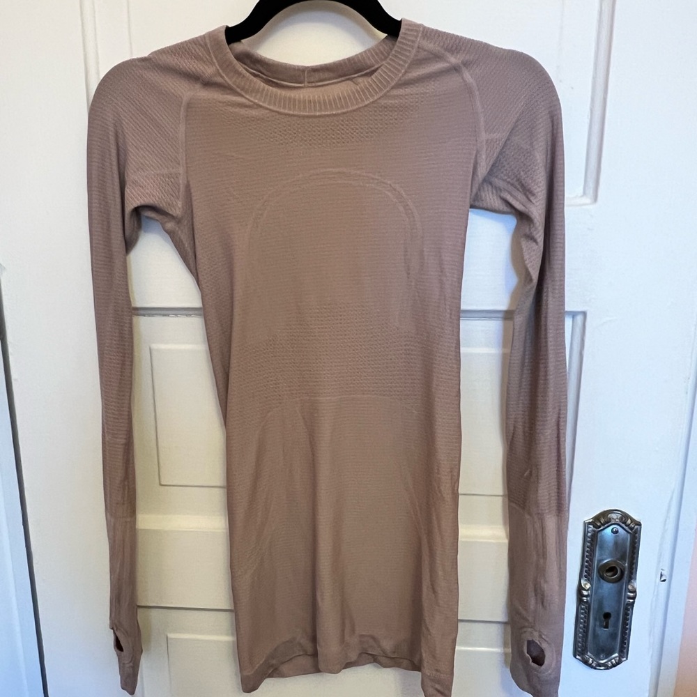Lululemon dry fit long sleeve